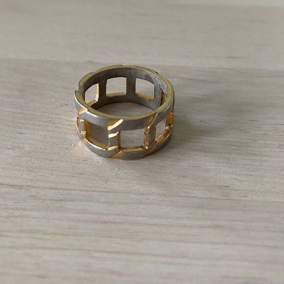 Contemporary Chain Patterned Ring - Picture 3 of 3